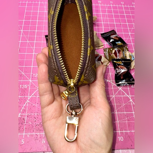 🍭 LV Monogram Custom candy 🍭 case change or Key Pouch - Picture 4 of 15